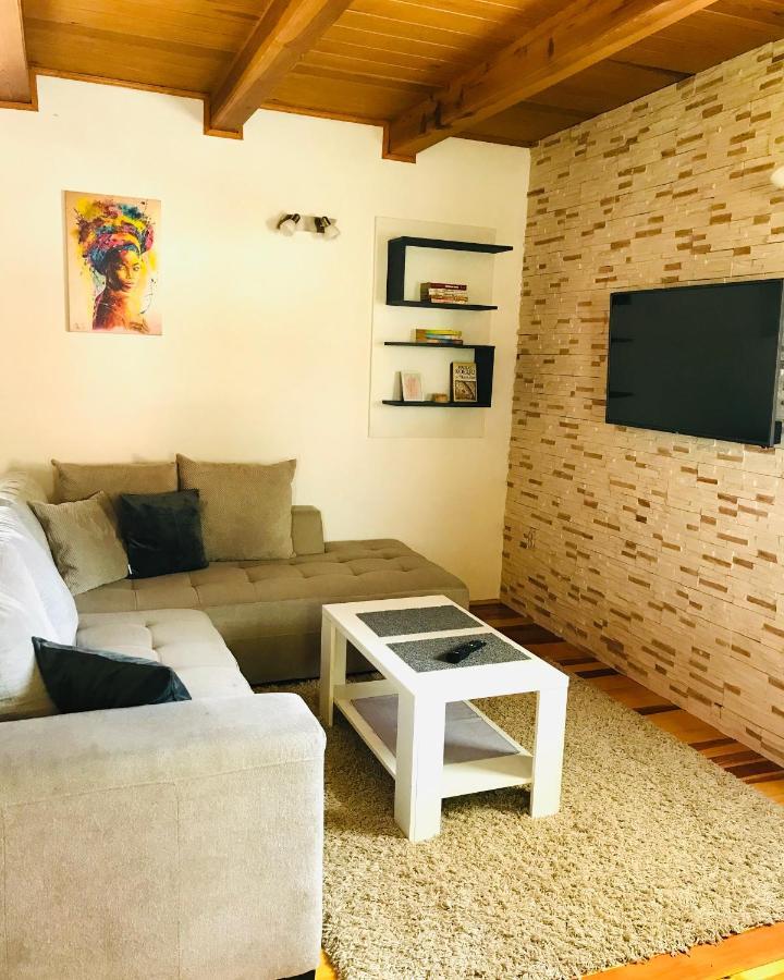 Apartmani D&S 모크라 고라 외부 사진